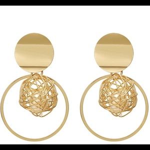 NEW Trendy Elegant Gold Circular Earring with Enclosed Pearl
